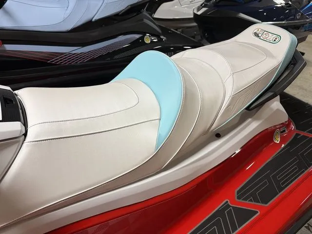 Slide: The Image of Yamaha VX Limited 2025 - 6