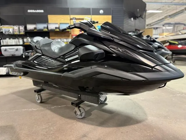 Slide: The Image of Yamaha FX Cruiser SVHO 2025 - 3