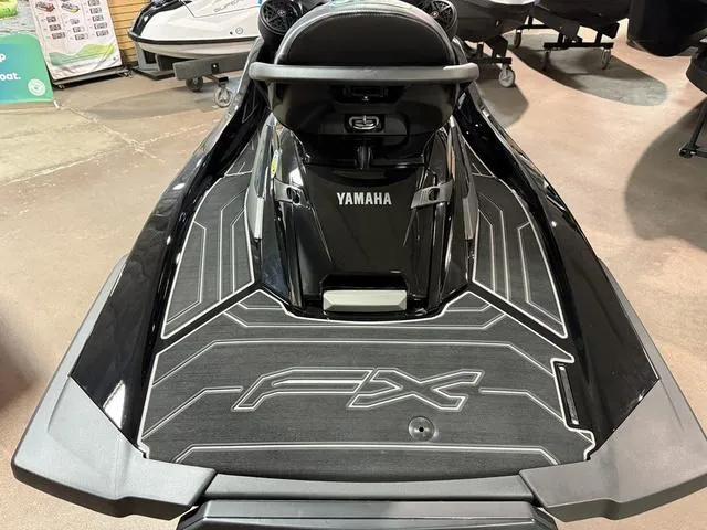 Slide: The Image of Yamaha FX Cruiser SVHO 2025 - 6