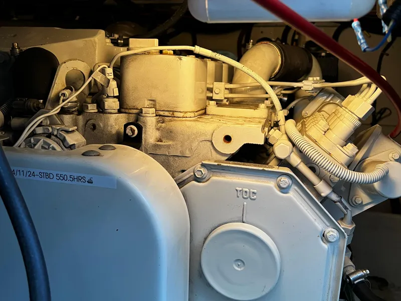 Slide: The Image of Bayliner 3488 Command Bridge Motoryacht 2001 - 52