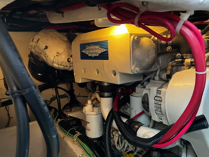 Slide: The Image of Bayliner 3488 Command Bridge Motoryacht 2001 - 53