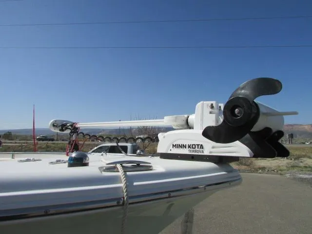 Slide: The Image of Minn Kota Terrova trolling motor on 2021 Sea Hunt 219 Ultra boat. - 14