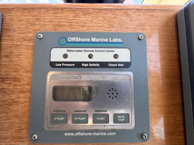 Slide: The Image of Mediterranean 38 Convertible 2003 - 70