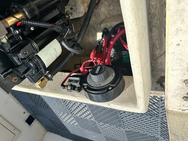 Slide: The Image of Electrical components and wiring inside a Parker 2510DVWA boat, model year 2001. - 23