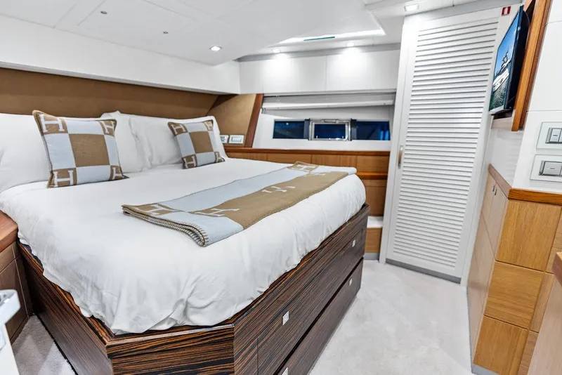 Slide: The Image of Astondoa 72 GLX 2013 - 56