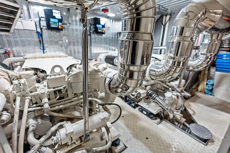 Slide: The Image of Astondoa 72 GLX 2013 - 66