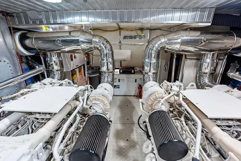 Slide: The Image of Astondoa 72 GLX 2013 - 70