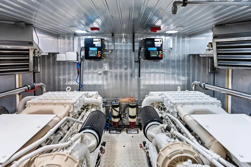 Slide: The Image of Astondoa 72 GLX 2013 - 71