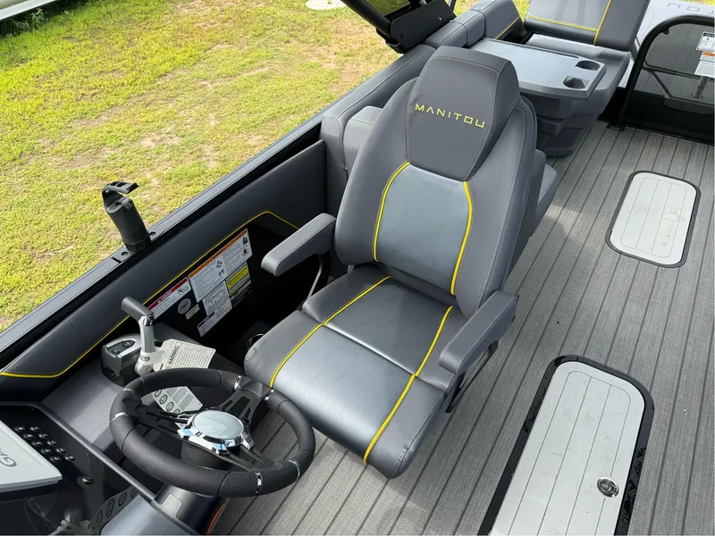 Slide: The Image of Manitou EXPLORE 24 STEALTH 2025 - 10