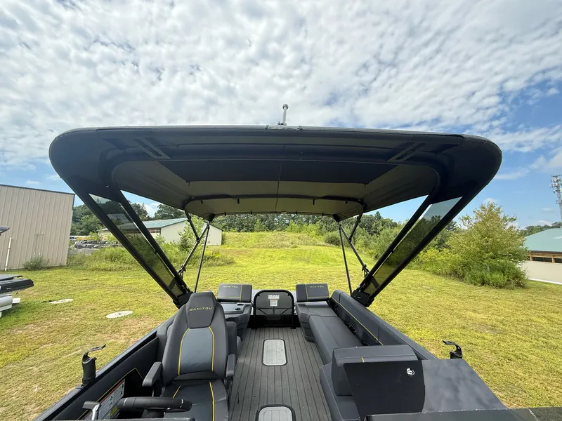 Slide: The Image of Manitou EXPLORE 24 STEALTH 2025 - 13