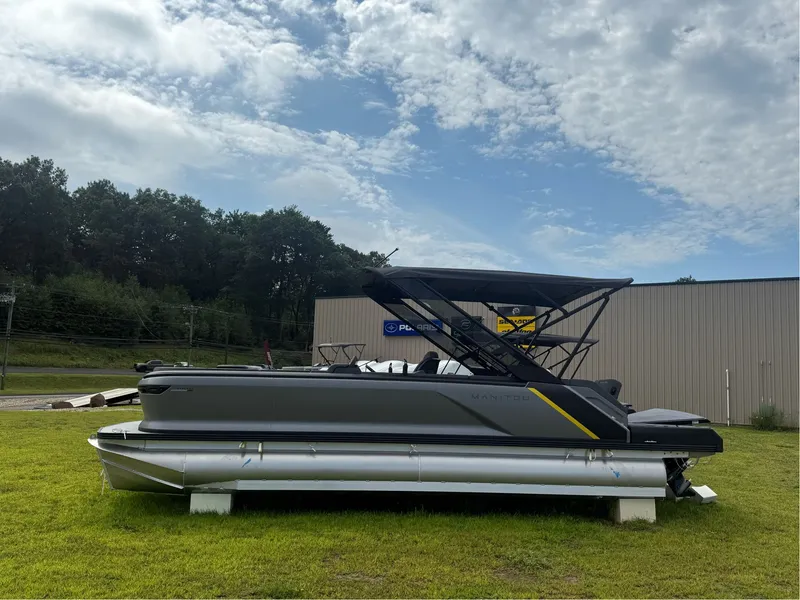 Slide: The Image of Manitou EXPLORE 24 STEALTH 2025 - 4