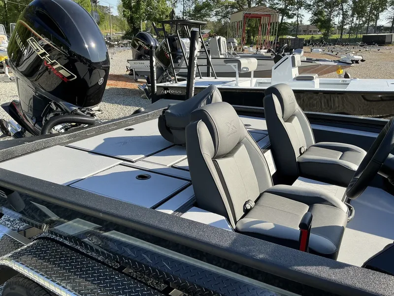 Slide: The Image of Xpress Hyper-Lift Bass Series H20 2025 - 6