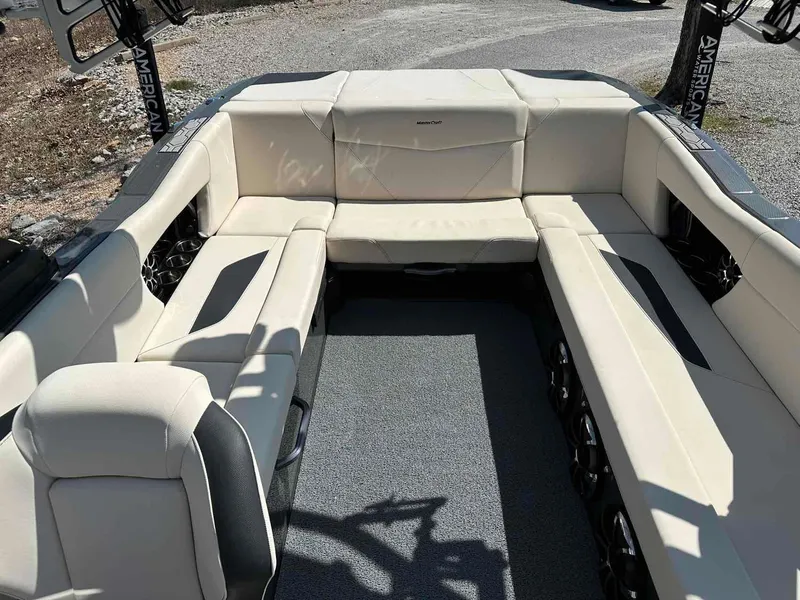 Slide: The Image of MasterCraft NXT24 2021 - 10