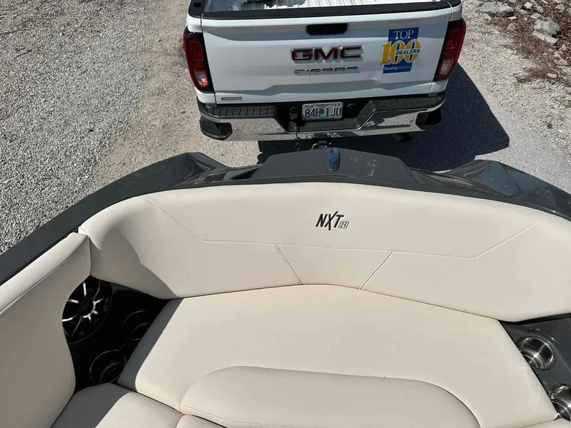 Slide: The Image of MasterCraft NXT24 2021 - 15