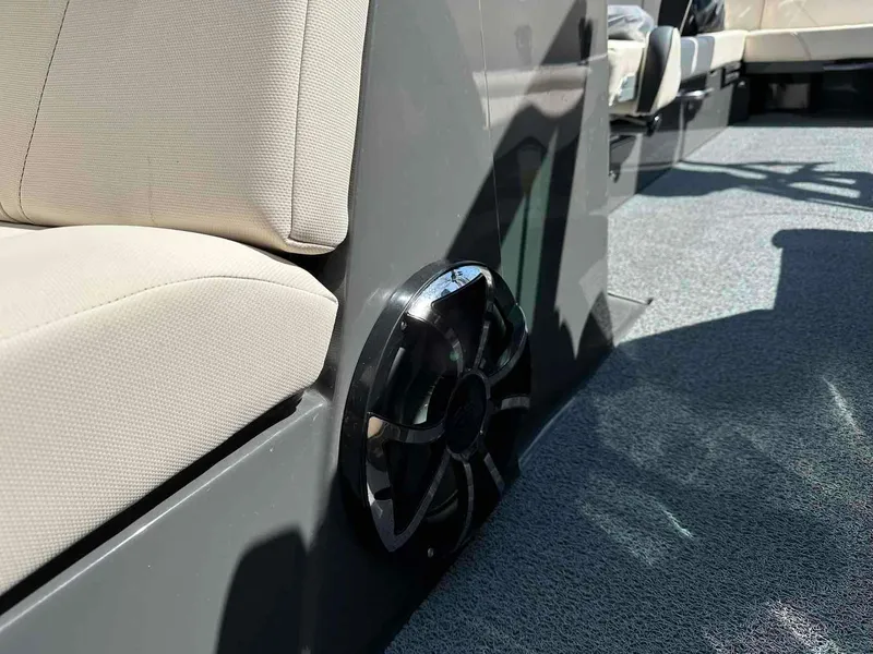 Slide: The Image of MasterCraft NXT24 2021 - 17