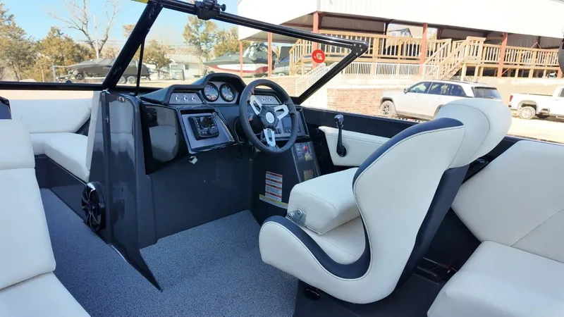 Slide: The Image of MasterCraft NXT24 2021 - 26