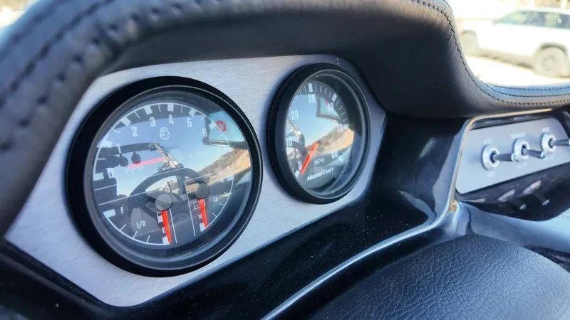 Slide: The Image of MasterCraft NXT24 2021 - 28