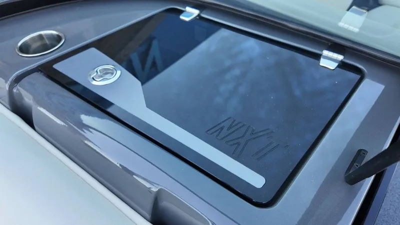 Slide: The Image of MasterCraft NXT24 2021 - 34