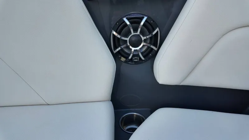 Slide: The Image of MasterCraft NXT24 2021 - 36