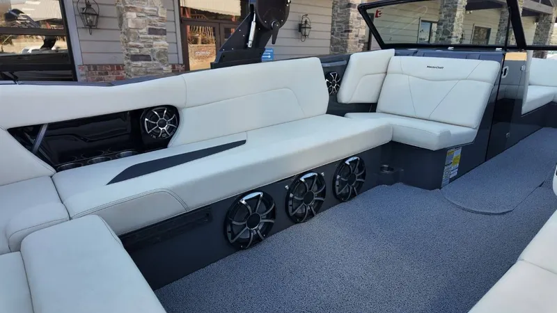 Slide: The Image of MasterCraft NXT24 2021 - 38