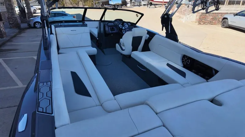 Slide: The Image of MasterCraft NXT24 2021 - 41