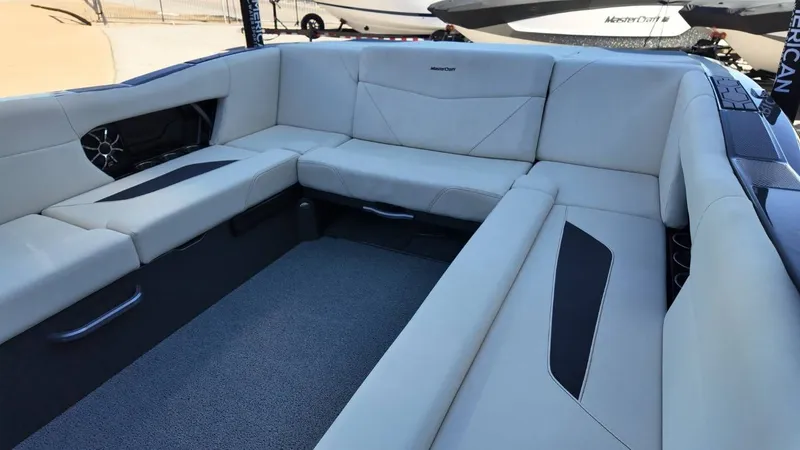 Slide: The Image of MasterCraft NXT24 2021 - 42