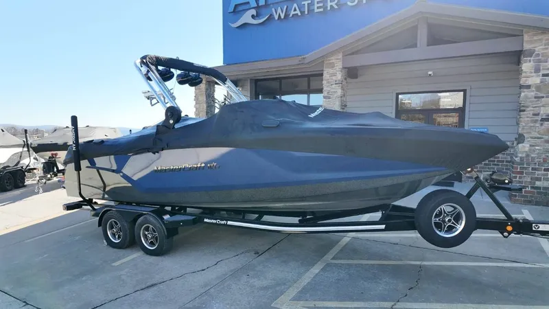 Slide: The Image of MasterCraft NXT24 2021 - 50