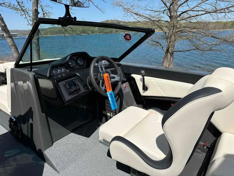 Slide: The Image of MasterCraft NXT24 2021 - 6