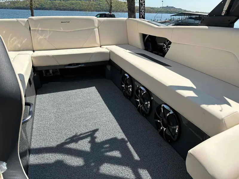 Slide: The Image of MasterCraft NXT24 2021 - 9