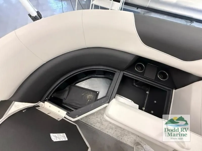 Slide: The Image of LE Series 222FCR 2025 - 17