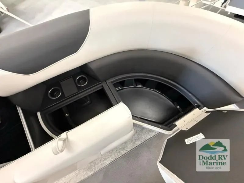 Slide: The Image of LE Series 222FCR 2025 - 18