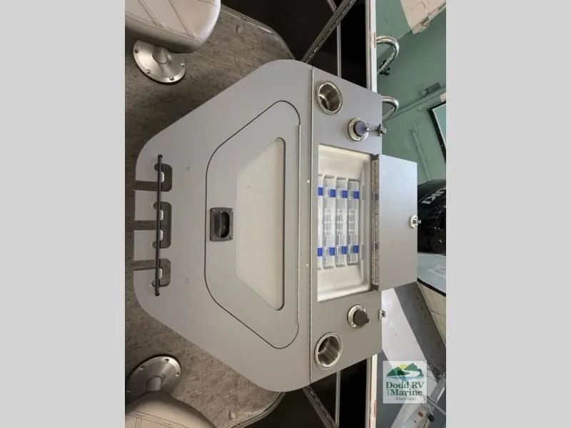 Slide: The Image of LE Series 222FCR 2025 - 20