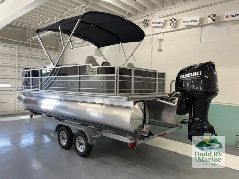 Slide: The Image of LE Series 222FCR 2025 - 3