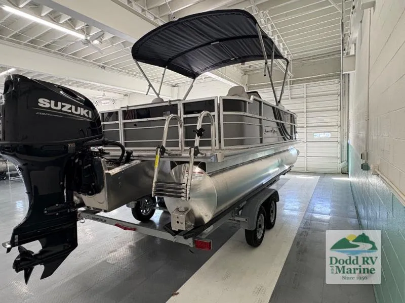 Slide: The Image of LE Series 222FCR 2025 - 5