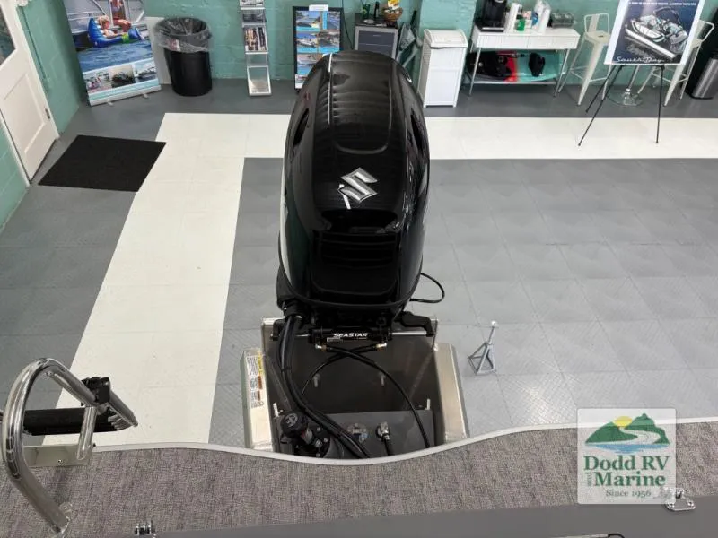 Slide: The Image of LE Series 222FCR 2025 - 7