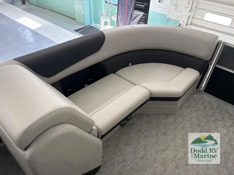 Slide: The Image of LE Series 222RS 2025 - 13