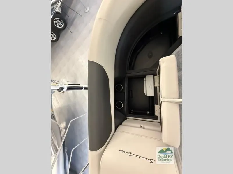 Slide: The Image of LE Series 222RS 2025 - 20