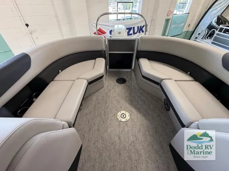 Slide: The Image of LE Series 222RS 2025 - 21