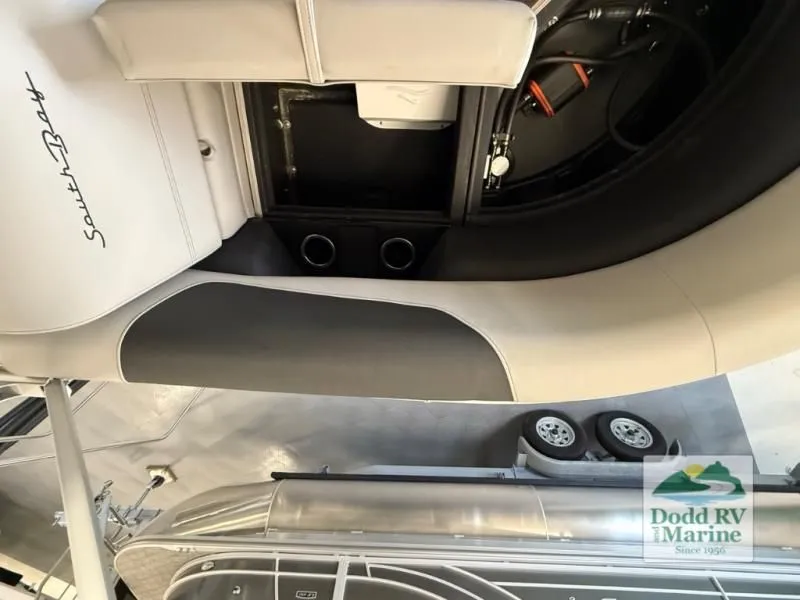 Slide: The Image of LE Series 222RS 2025 - 23