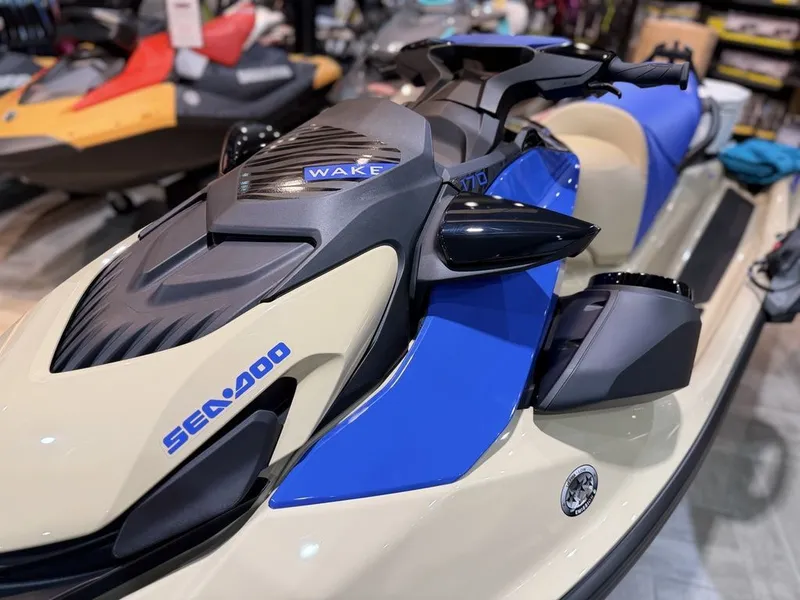 Slide: The Image of Sea-Doo Wake 170 2025 - 4