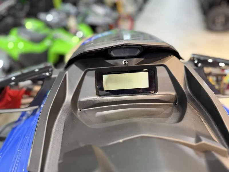 Slide: The Image of Sea-Doo Wake 170 2025 - 6