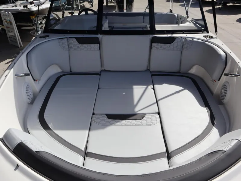 Slide: The Image of Bayliner M Series M17 2025 - 9