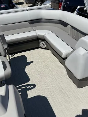 Slide: The Image of Princecraft SPORTFISHER 21 2S PONTOON 115HP PRO XS 2025 - 7