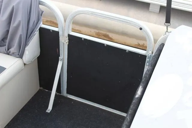 Slide: The Image of Weeres Pontoons DELUXE 20-21 FISHERMAN SERIES 1995 - 12