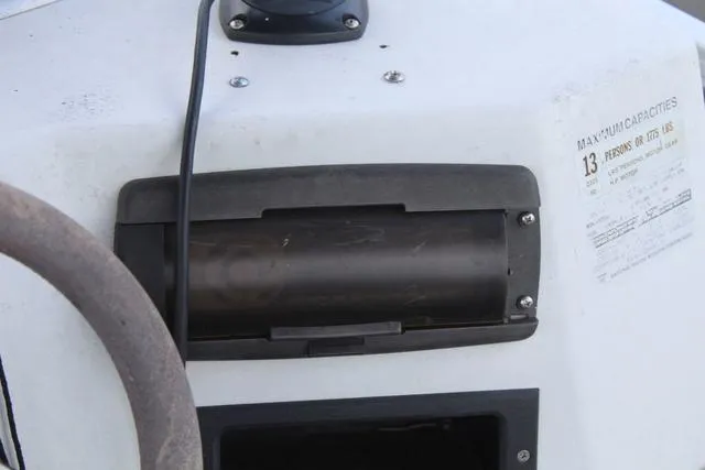 Slide: The Image of Weeres Pontoons DELUXE 20-21 FISHERMAN SERIES 1995 - 17