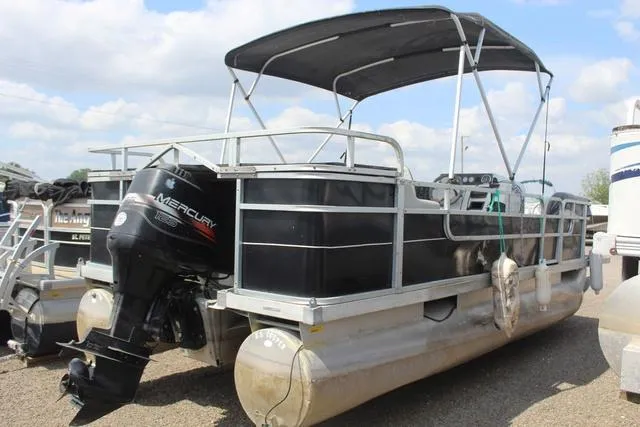 Slide: The Image of Weeres Pontoons DELUXE 20-21 FISHERMAN SERIES 1995 - 4