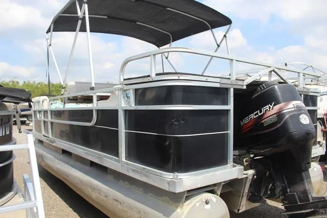 Slide: The Image of Weeres Pontoons DELUXE 20-21 FISHERMAN SERIES 1995 - 6