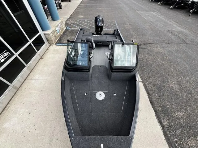 Slide: The Image of Lund 1775 Adventure Sport 2026 - 16