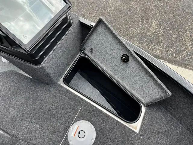 Slide: The Image of Lund 1775 Adventure Sport 2026 - 18