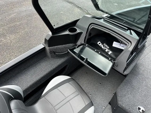 Slide: The Image of Lund 1775 Adventure Sport 2026 - 20